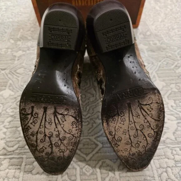 Corral Bootie - 9.5 - Picture 14 of 16